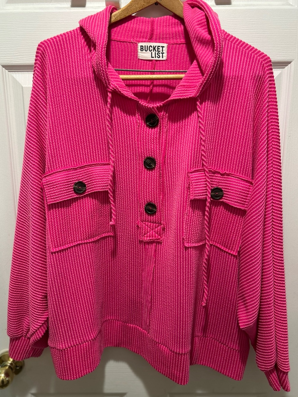 BUCKETLIST Women’s Bright Hot Pink Button-Up Ribbed Hoodie. Oversized, Medium